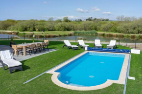 Herons for 12-Private heated Pool, hot tub, sauna, cinema room & Green Egg BBQ - Stunning